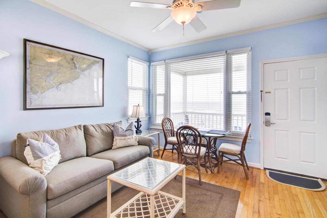 Folly Beach Suites Room photo