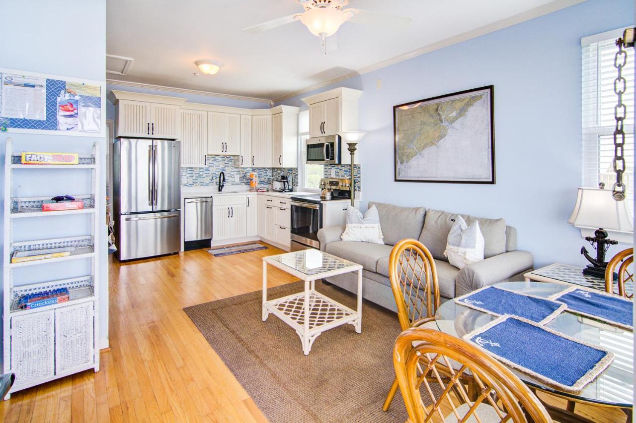 Folly Beach Suites Room photo